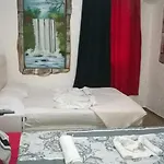 Parliament Bed & Breakfast *