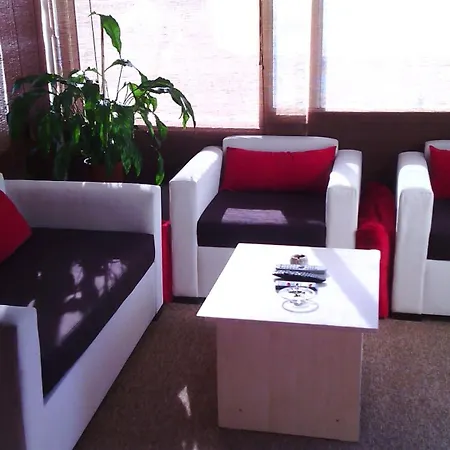 Bed & Breakfast Parliament *