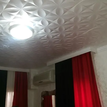 לינה וארוחת בוקר Parliament בודרום