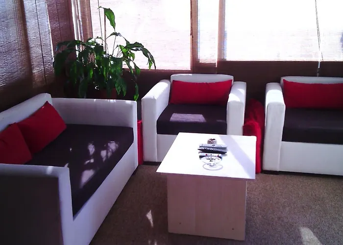 Bed & Breakfast Parliament *